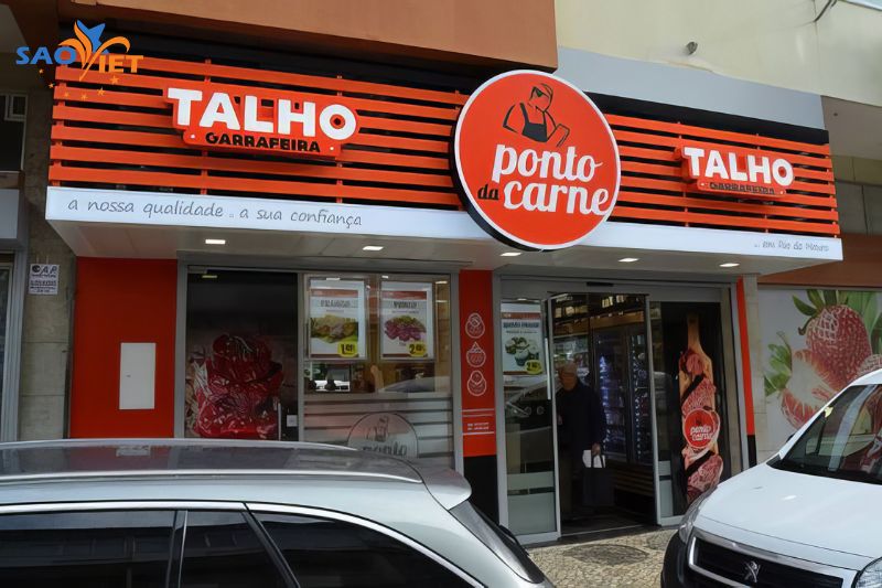 bảng hiệu bằng tôn đẹp