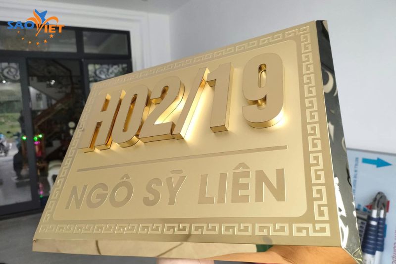 làm bảng hiệu inox giá rẻ